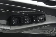 2022 Geely Emgrand 4th Gen 1.5L CVT Premium — фото 12