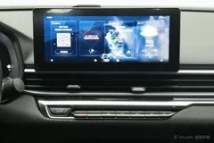 2022 Geely Emgrand 4th Gen 1.5L CVT Premium — фото 16
