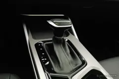 2022 Geely Emgrand 4th Gen 1.5L CVT Premium — фото 17