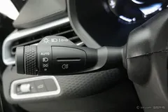 2022 Geely Emgrand 4th Gen 1.5L CVT Premium — фото 23