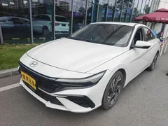 2023 Hyundai Elantra 1.5L CVT LUX Premium, белый — фото 1