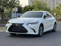 2022 Lexus ES 200 Excellence, белый — фото 1