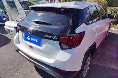 2022 Toyota Yaris L Zhixuan X 1.5L CVT Leading Plus, белый — фото 9