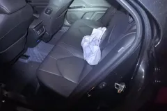 2023 Toyota Camry 2.5G Luxury, чёрный — фото 13