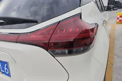 2022 Nissan Kicks 1.5L XV CVT Luxury, белый — фото 8