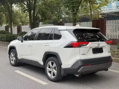 2022 Toyota RAV4 2.0L CVT 2WD Fashion, белый — фото 8