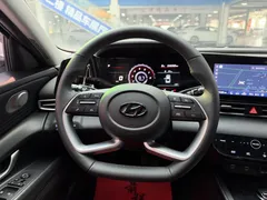 2022 Hyundai Elantra 1.5L CVT LUX Premium, белый — фото 7
