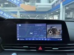 2022 Hyundai Elantra 1.5L CVT LUX Premium, белый — фото 10