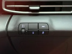 2022 Hyundai Elantra 1.5L CVT LUX Premium, белый — фото 17