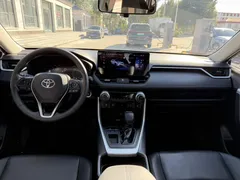 2023 Toyota RAV4 2.0L CVT 2WD 20th Anniversary Platinum, белый — фото 5