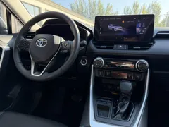 2023 Toyota RAV4 2.0L CVT 2WD 20th Anniversary Platinum, белый — фото 7