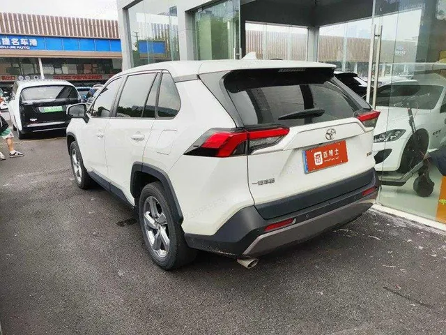 2022 Toyota RAV4 2.0L CVT 2WD Fashion Plus