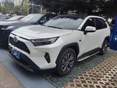2023 Toyota RAV4 2.0L CVT 2WD 20th Anniversary Platinum, белый — фото 3