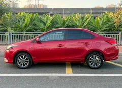 2022 Toyota Yaris L Zhixuan 1.5L CVT Luxury Plus, красный — фото 2