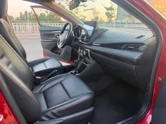2022 Toyota Yaris L Zhixuan 1.5L CVT Luxury Plus, красный — фото 6