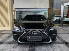 2022 Lexus ES 200 Excellence, чёрный — фото 2