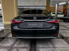 2022 Lexus ES 200 Excellence, чёрный — фото 7