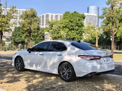 2021 Toyota Camry 2.5G Luxury, белый — фото 7