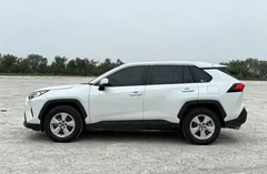 2023 Toyota RAV4 2.0L CVT 2WD, белый — фото 4