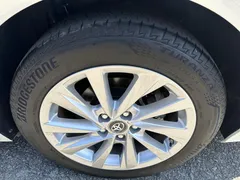2021 Toyota Camry 2.0G Luxury, белый — фото 10