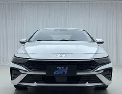 2023 Hyundai Elantra 1.5L CVT LUX Premium, белый — фото 2