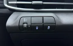 2023 Hyundai Elantra 1.5L CVT LUX Premium, белый — фото 18