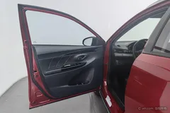 2022 Toyota Yaris L Zhixuan X 1.5L CVT Luxury Plus, красный — фото 10