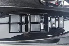 2022 Toyota Yaris L Zhixuan X 1.5L CVT Luxury Plus, красный — фото 11