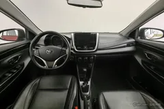 2022 Toyota Yaris L Zhixuan X 1.5L CVT Luxury Plus, красный — фото 13