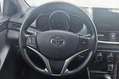2022 Toyota Yaris L Zhixuan X 1.5L CVT Luxury Plus, красный — фото 14