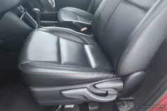 2022 Toyota Yaris L Zhixuan X 1.5L CVT Luxury Plus, красный — фото 19