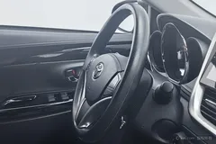 2022 Toyota Yaris L Zhixuan X 1.5L CVT Luxury Plus, красный — фото 21
