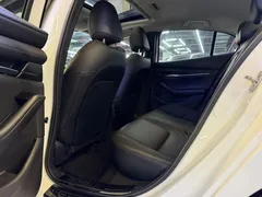 2021 Mazda Mazda3 2.0L AT, белый — фото 17