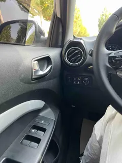 2021 Kia Yipao 1.4L CVT Sunroof, белый — фото 11