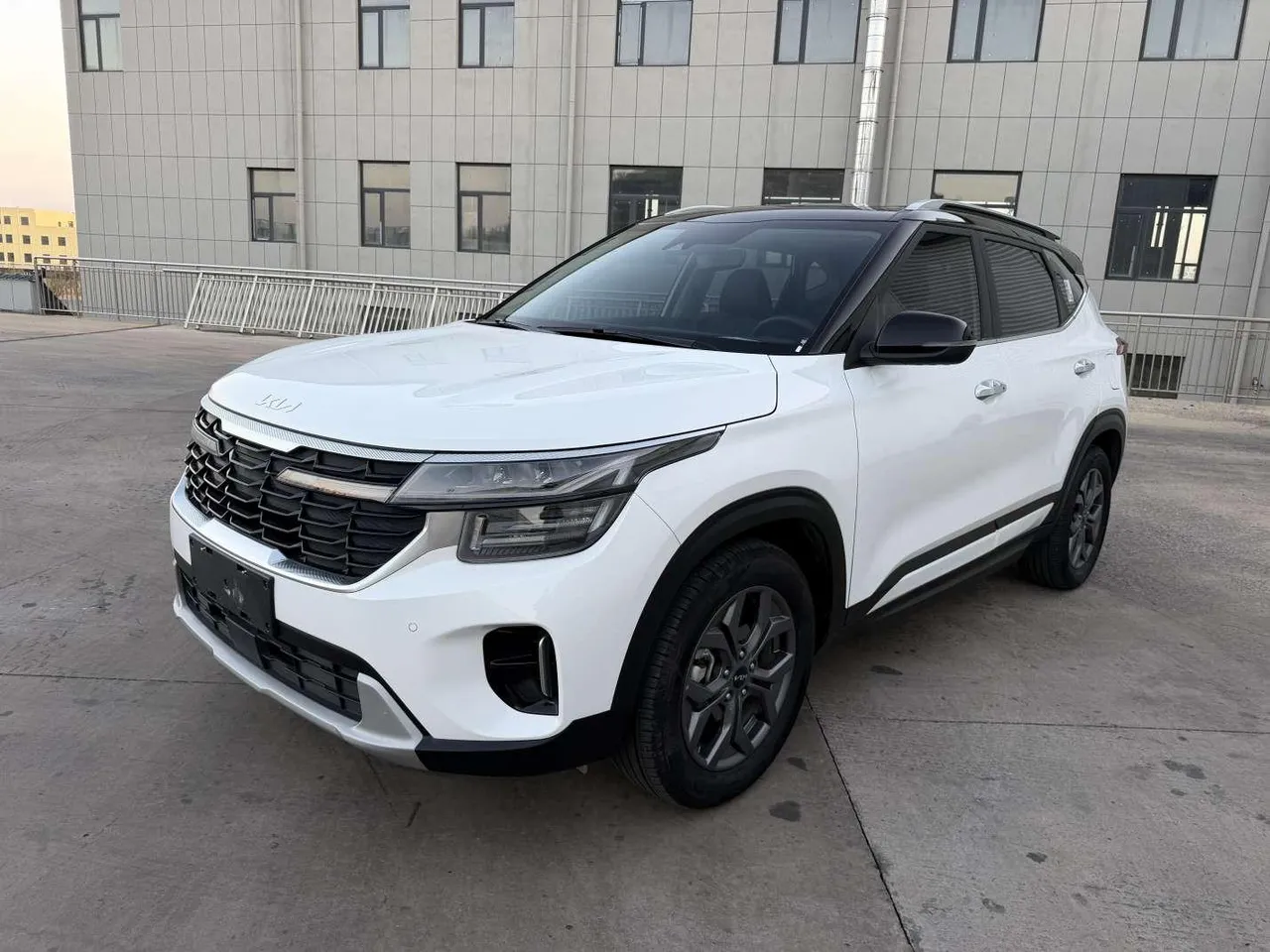 2023 Kia Seltos 1.5L IVT Luxury