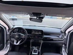 2023 Kia Seltos 1.5L IVT Luxury, белый — фото 11