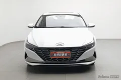 2021 Hyundai Elantra 1.5L CVT LUX Premium, белый — фото 3