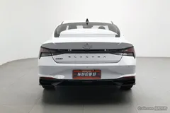 2021 Hyundai Elantra 1.5L CVT LUX Premium, белый — фото 4