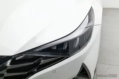 2021 Hyundai Elantra 1.5L CVT LUX Premium, белый — фото 5