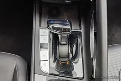 2021 Hyundai Elantra 1.5L CVT LUX Premium, белый — фото 14