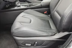 2021 Hyundai Elantra 1.5L CVT LUX Premium, белый — фото 17