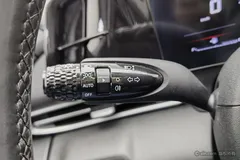 2021 Hyundai Elantra 1.5L CVT LUX Premium, белый — фото 20