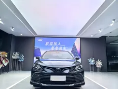 2023 Toyota Camry 2.0G Luxury, чёрный — фото 2