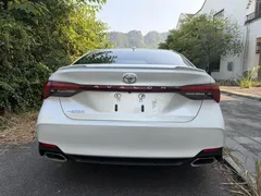 2022 Toyota Avalon 2.5L Luxury, белый — фото 3