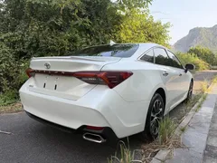 2022 Toyota Avalon 2.5L Luxury, белый — фото 4