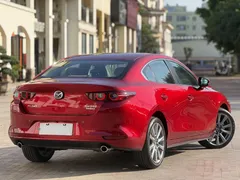 2022 Mazda Mazda3 2.0L AT, красный — фото 4