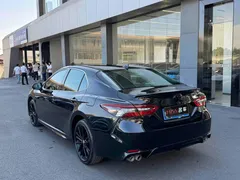 2023 Toyota Camry 2.0S Knight, чёрный — фото 7