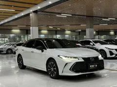 2022 Toyota Avalon 2.5L Luxury, белый — фото 3