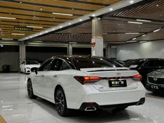 2022 Toyota Avalon 2.5L Luxury, белый — фото 11
