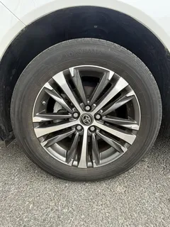 2023 Toyota Venza 2.0L CVT 2WD Luxury, белый — фото 11